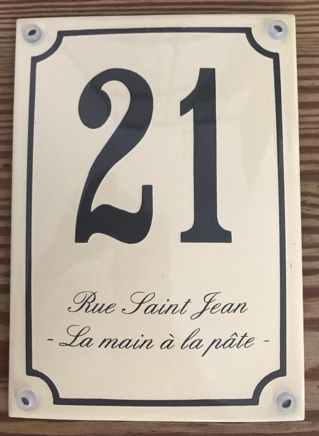 Bed and breakfast -- La Main A La Pate --